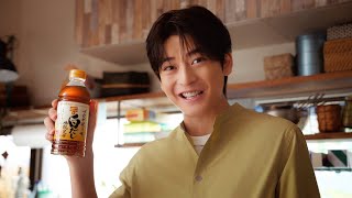 高橋文哉、“感激メシ”に大興奮＆目がまん丸に！「ミツカン白だし」新CM 『白だしライブ』篇