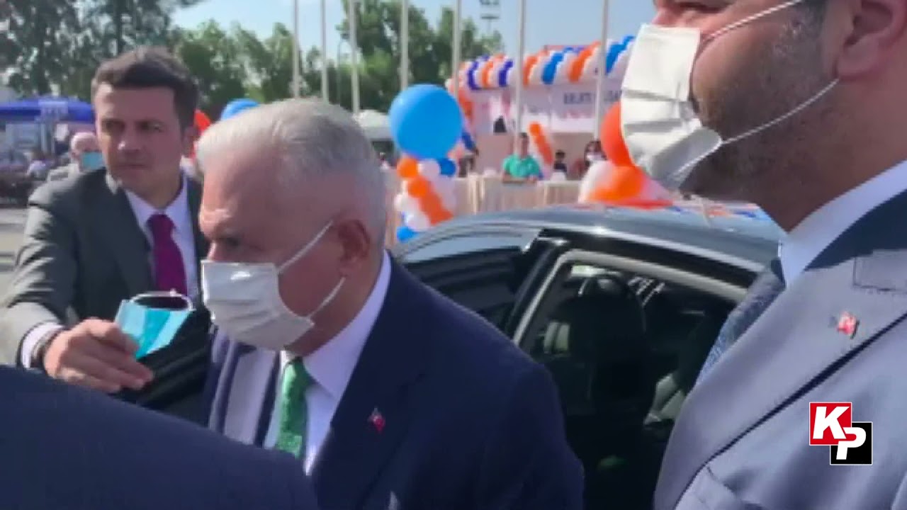 Binali Yıldırım UBP Kurultayı'nın yapılacağı salona geldi