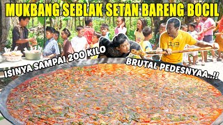 Masak Besar - Seblak Kuah Pedas Isi Komplit Sampai 200 Kg Buat Warga Sekampung - Auto Dower