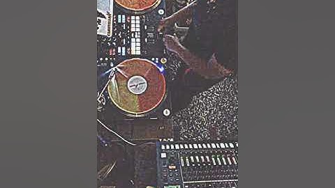 Working the Roland TR-8S with #Serato #TR-Sync