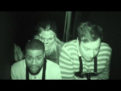 Jimmy Fallon & Kevin Hart FREAK Out At Haunted House