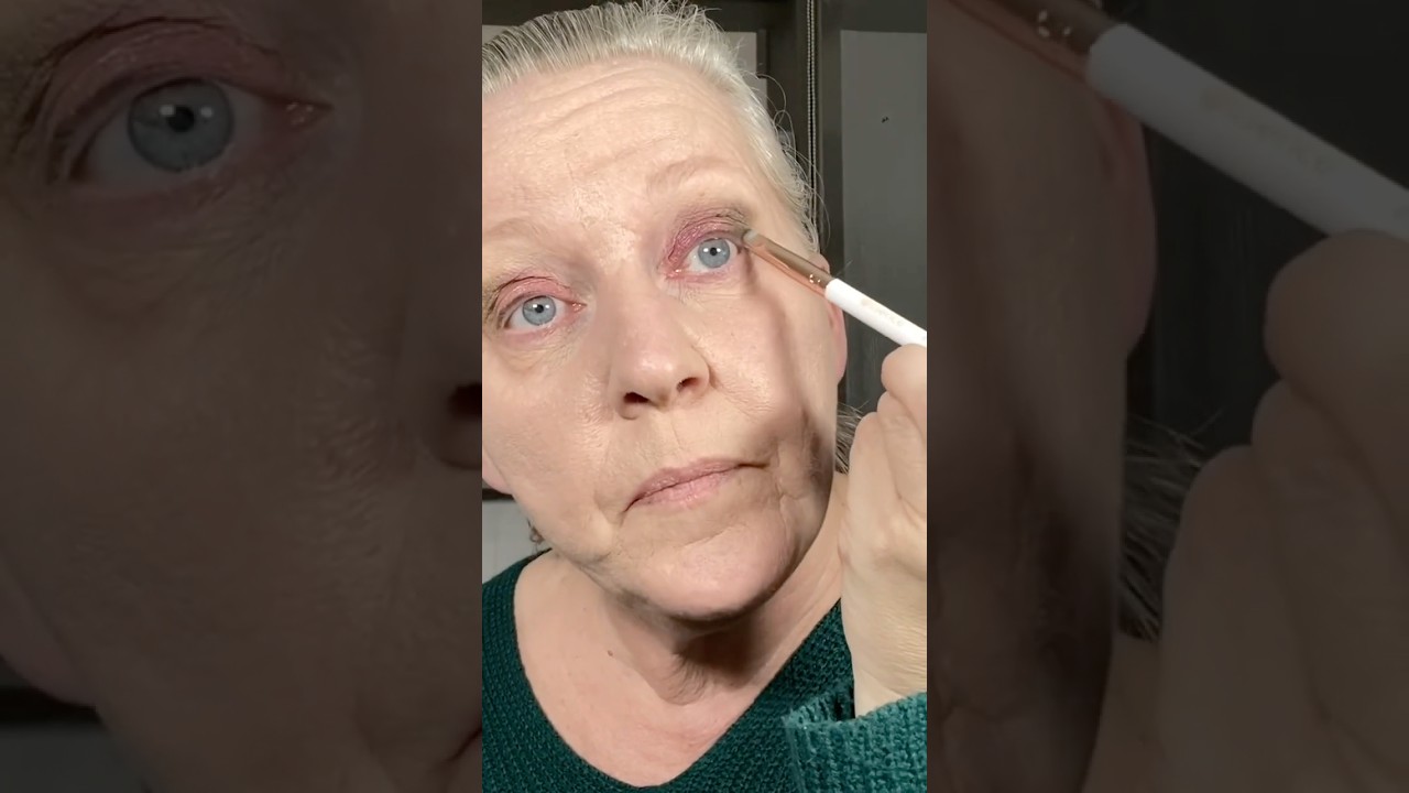 Lidstrich mit „Wing“ Schlupflid | ü50