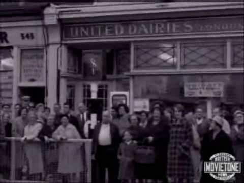 TOTTENHAM 1963 - Ernest Marples Visits Tottenham