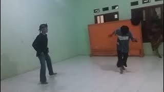 pertarungan adu jurus .jurus v paku sari hijib sahadat.