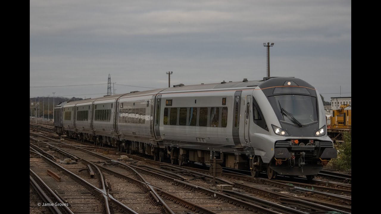 68031 with New Chiltern Nova MK5 Set at Eastleigh working 5Q86 into Eastleigh T&RSMD. 17/10/2025