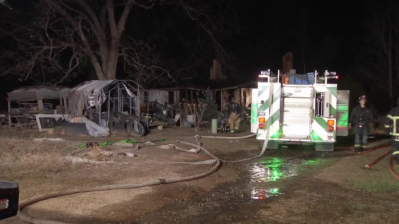 Fire crews respond to damaged house in Spartanburg Co. - YouTube