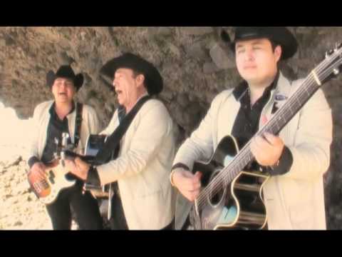 Aferrado - Miguel y Miguel (Video Oficial)
