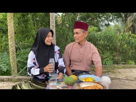 MAASYALLAH ALHAMDULILLAH HARI INI KITA GENAP 5 TAHUN MENIKAH YA PAK SUAMI SAYANG