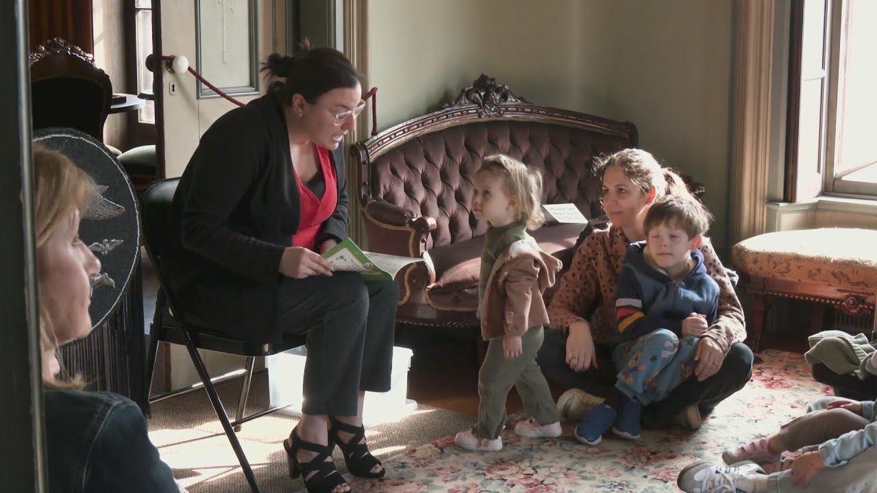 Tinker Swiss Cottage hosts storytime to encourage children to read