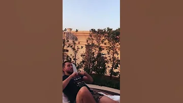 حيط حيط شكون شاف 
