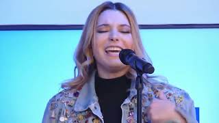 "Recommence moi" : le live de Santa dans Culture médias
