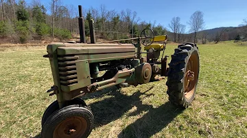 Kolik váží traktor John Deere B z roku 1952?