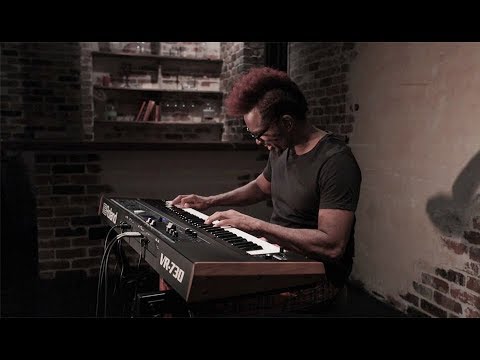 Roland V-Combo VR-730 Live Performance Keyboard: Vintage Organ Sound Preview