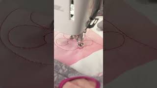 Learn how to Quilt the Feathered Swirl Motif 🪡✨ #quilted #helpmemakethismakesense #sewinghacks