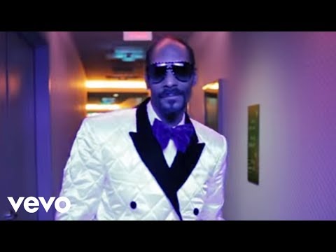 Snoop Dogg - \'Sweat\' Snoop Dogg vs David Guetta (Remix) [Official Video]