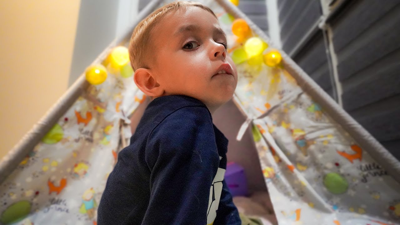 ТЕПЕРЬ ДАНЯ ЖИВЕТ В ПАЛАТКЕ 😨