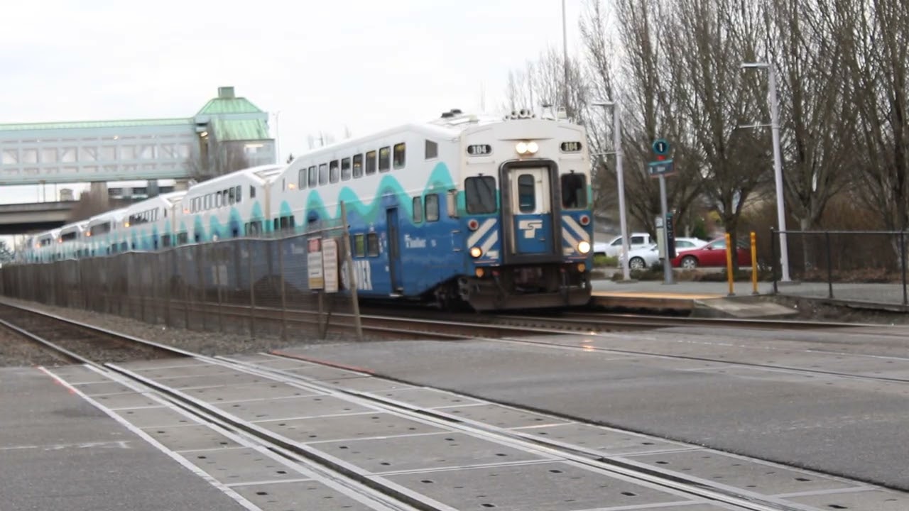 🚆 Sounder Train Arrives, Stops, and Departs – Auburn Station Action 🚆