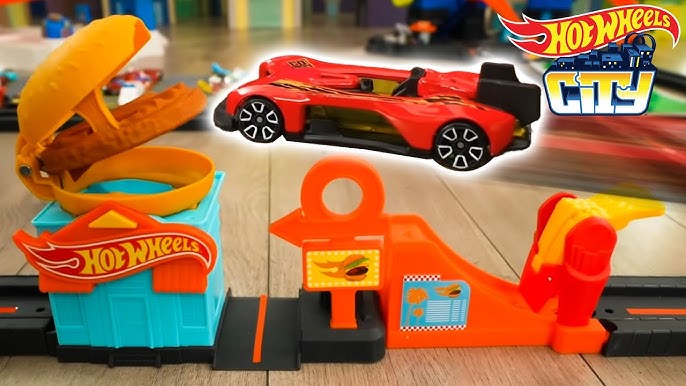 TESTANDO A SUPER PISTA HOT WHEELS DO ROBÔ TUBARÃO!!! 