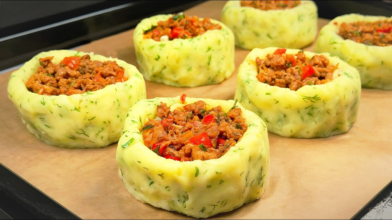 Sie sind so lecker, ich mache sie mehrmals die Woche! Einfach Hackfleisch zu den Kartoffeln geben!