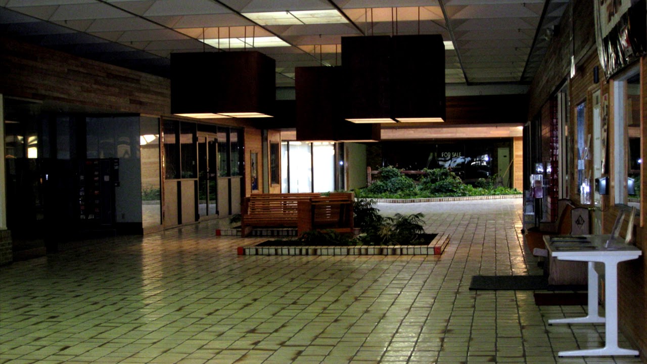 Men at Work - Who Can It Be Now (played in an empty mall)