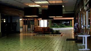 Men at Work - Who Can It Be Now (played in an empty mall)