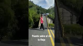 Cae puente sobre río La Vieja #accidente #riolavieja #accidentescamiones