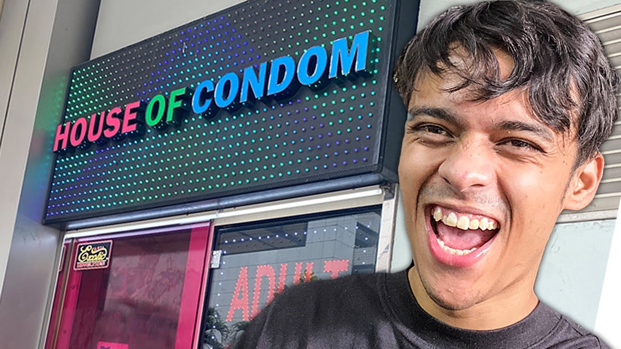 VISITING ADULT SHOP IN SINGAPORE (angrejo ke shauk)