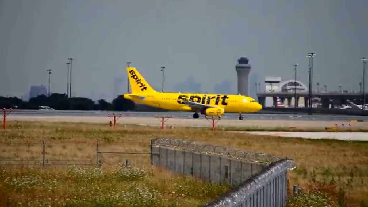 Spirit Airlines A319132 (NK875) taking off at DFW International
