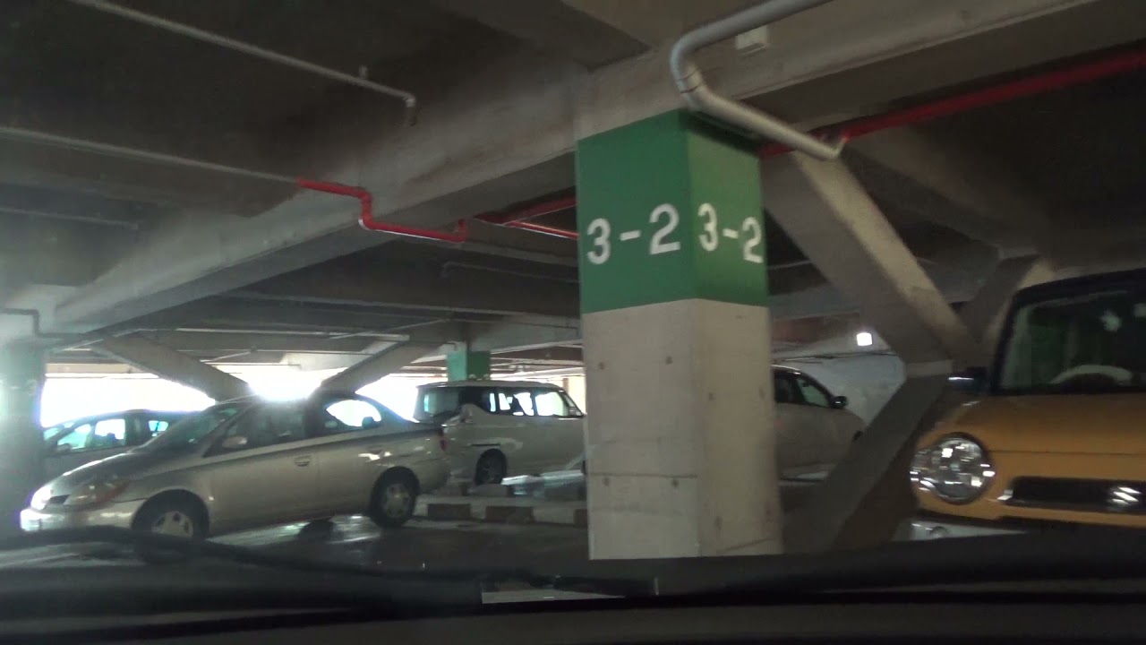 アモールショッピングセンター　立体駐車場