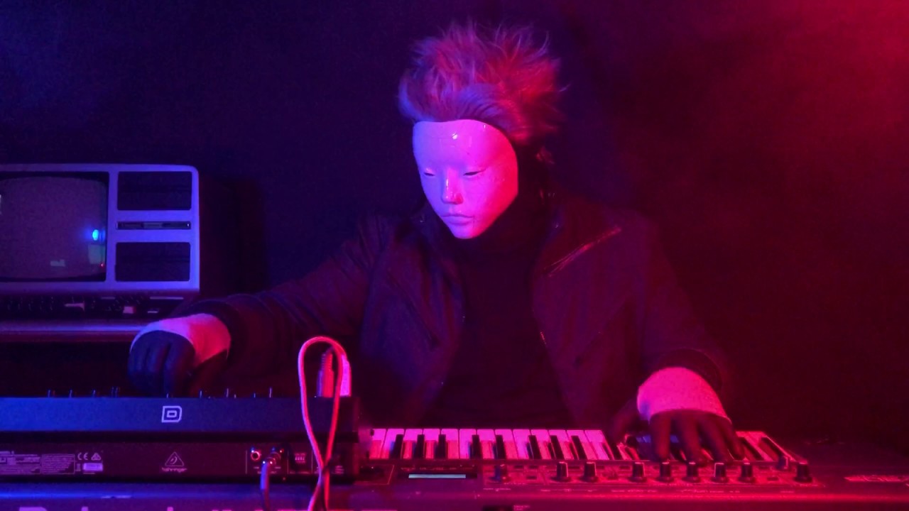 Behringer Model D  ( Synthwave / Outrun  / Cyberpunk )