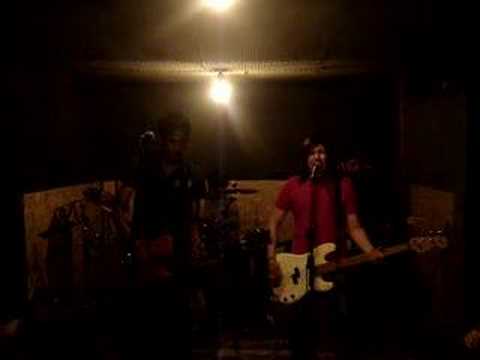 Regardez Eclipse - Scream Outside sur YouTube Regardez Eclipse - Scream Outside sur YouTube