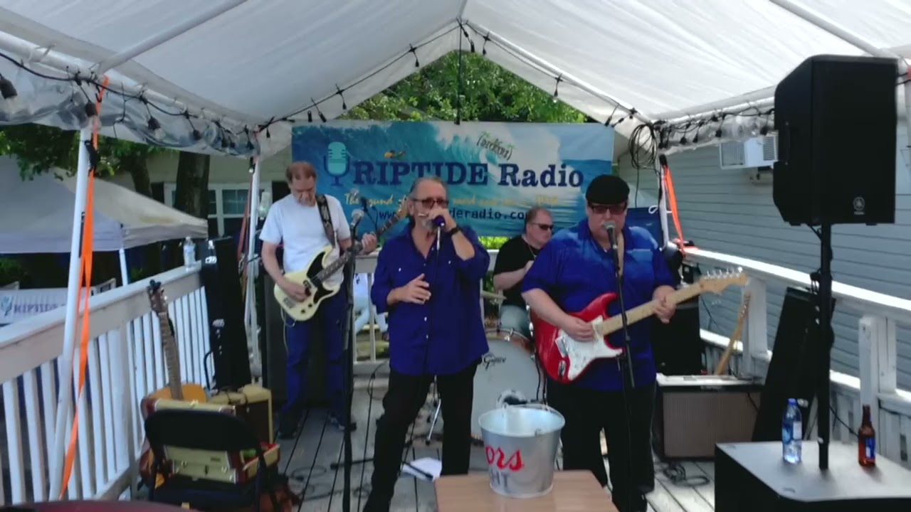 The Heaterz performing “Things You Make Me Do” at Deckerz YouTube