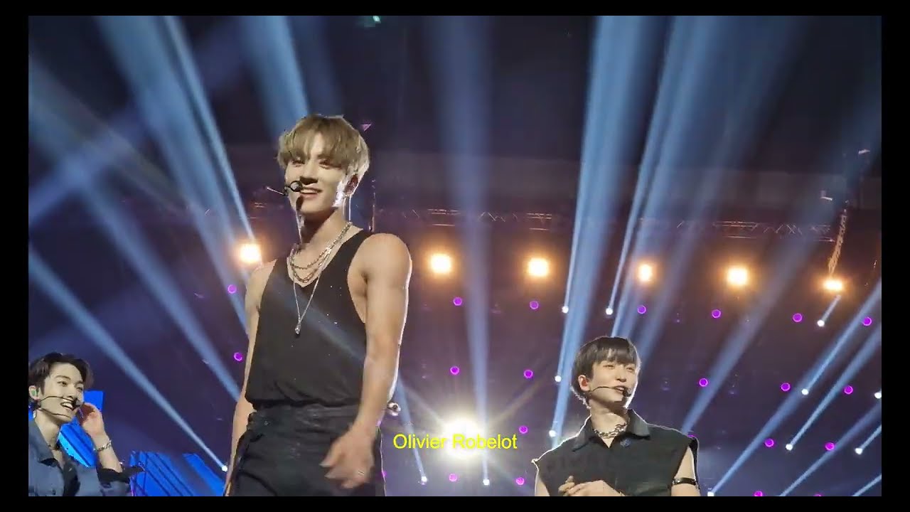 THE BOYZ 더보이즈 @ Music Bank in Paris - Singing french songs - La Défense Arena | Fancam