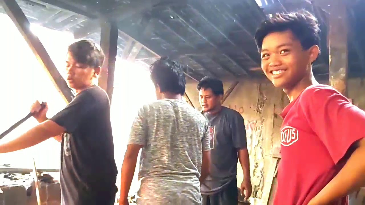 cara ngaduk dodol betawi.olahan bu.hj maryam di ciledug tangerang