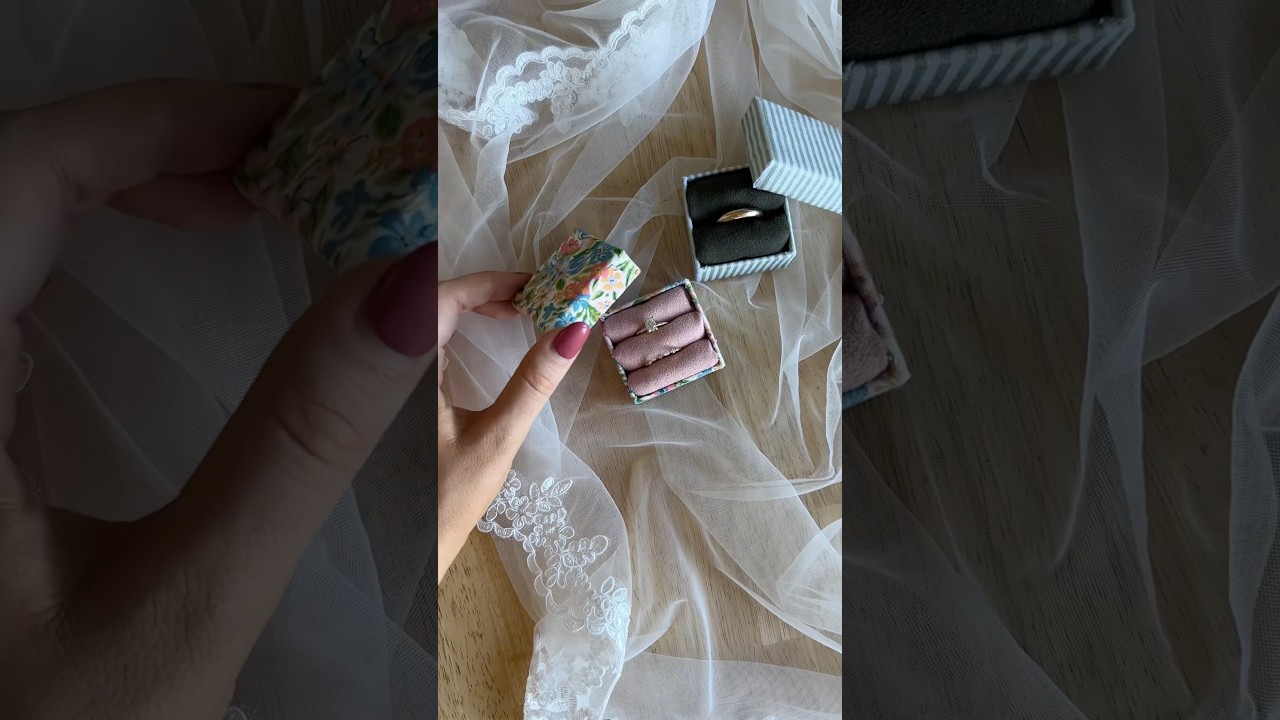 Я не смогла найти симпатичные коробочки для колец, поэтому сделала свою собственную 💍🌷 