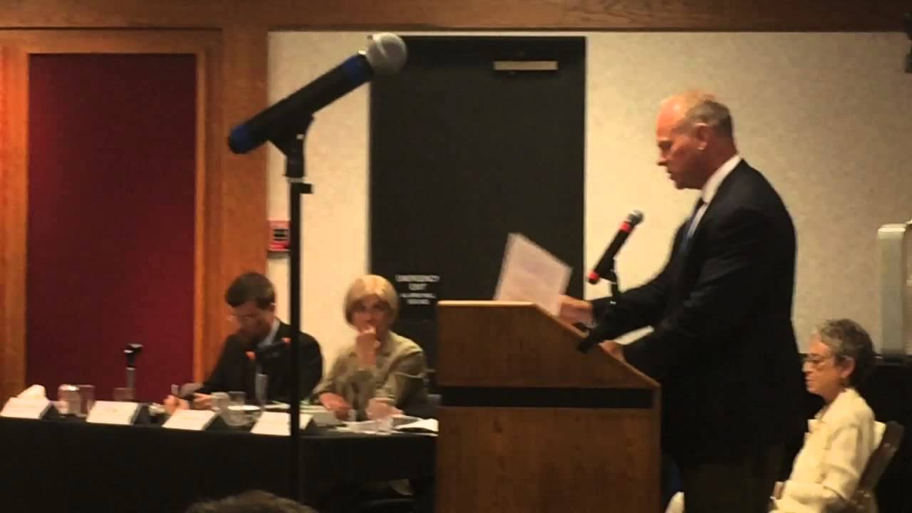 Wyoming Governor Matt Mead speaks at BLM listening session in Gillette