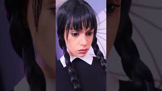 Küçük Wednesday Addams İlk Kez Dans Ediyor 