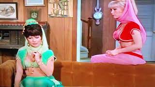 Clip I Dream Of Jeannie - Barbara Eden X 2 -
