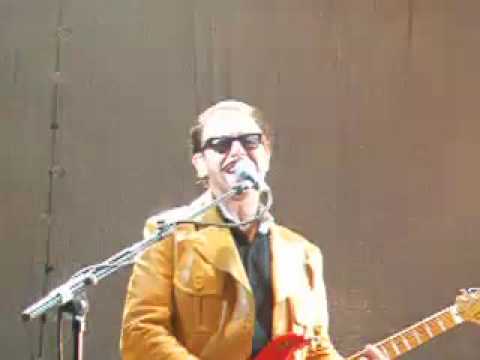 Short clip of Kirk Pengilly / INXS performing live at the Brighton Dome June 2007