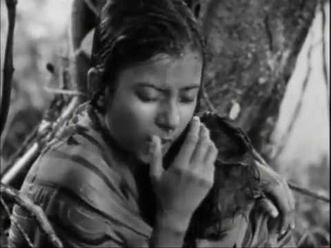 durga s dance in the rain from pather panchali 1955 youtube