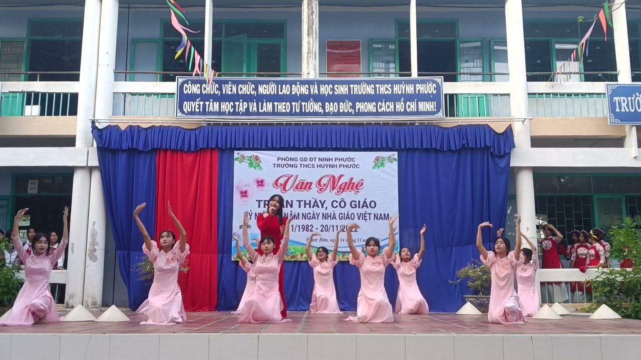 8.7 Múa Người lái đò thầm lặng