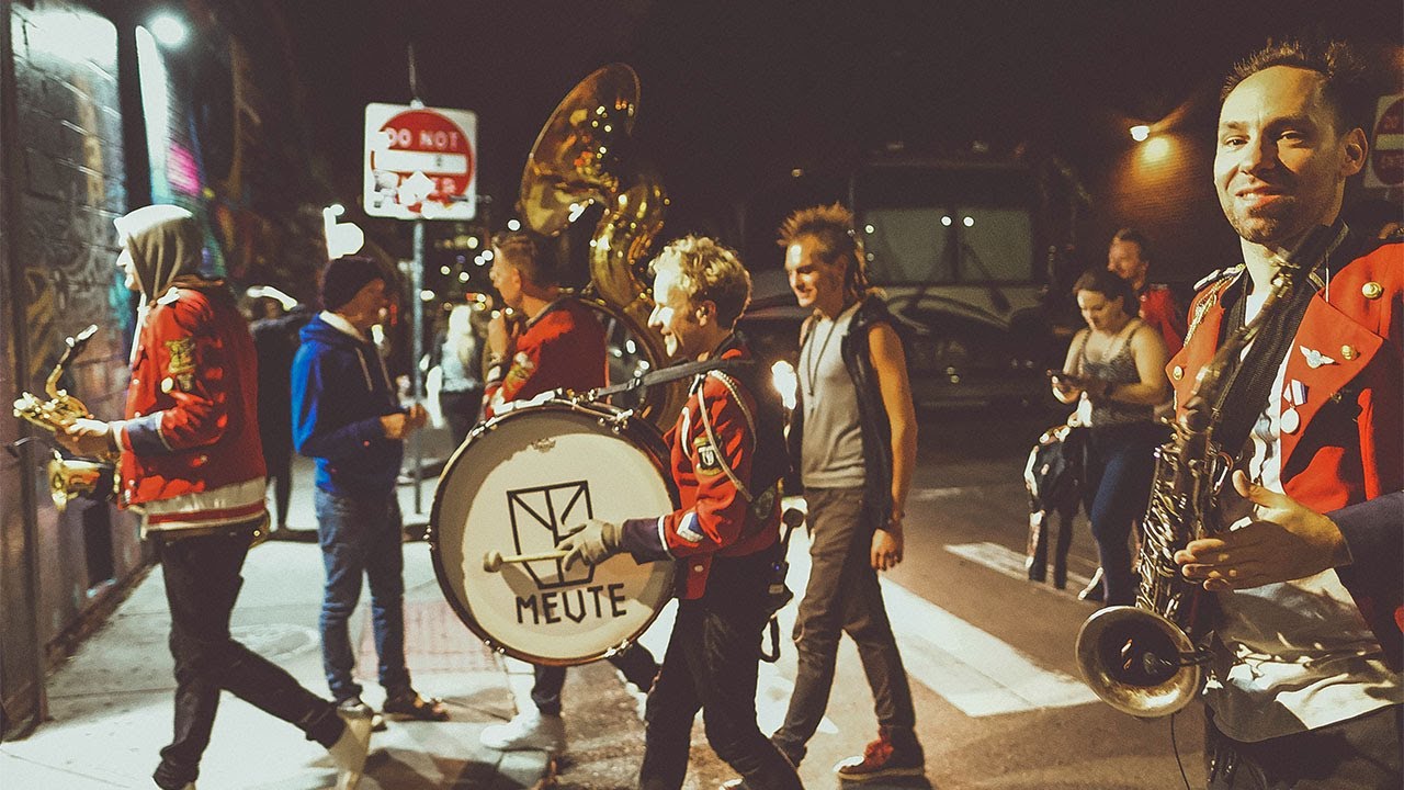 MEUTE - The Man with the Red Face (Boston Street Encore) adlı videoyu YouTube'da izle MEUTE - The Man with the Red Face (Boston Street Encore) adlı videoyu YouTube'da izle