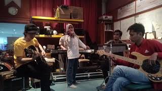 Syinta Gila - Safiey Illias ( violin cover version ) Endang Hyder X IIUM Acoustic Band