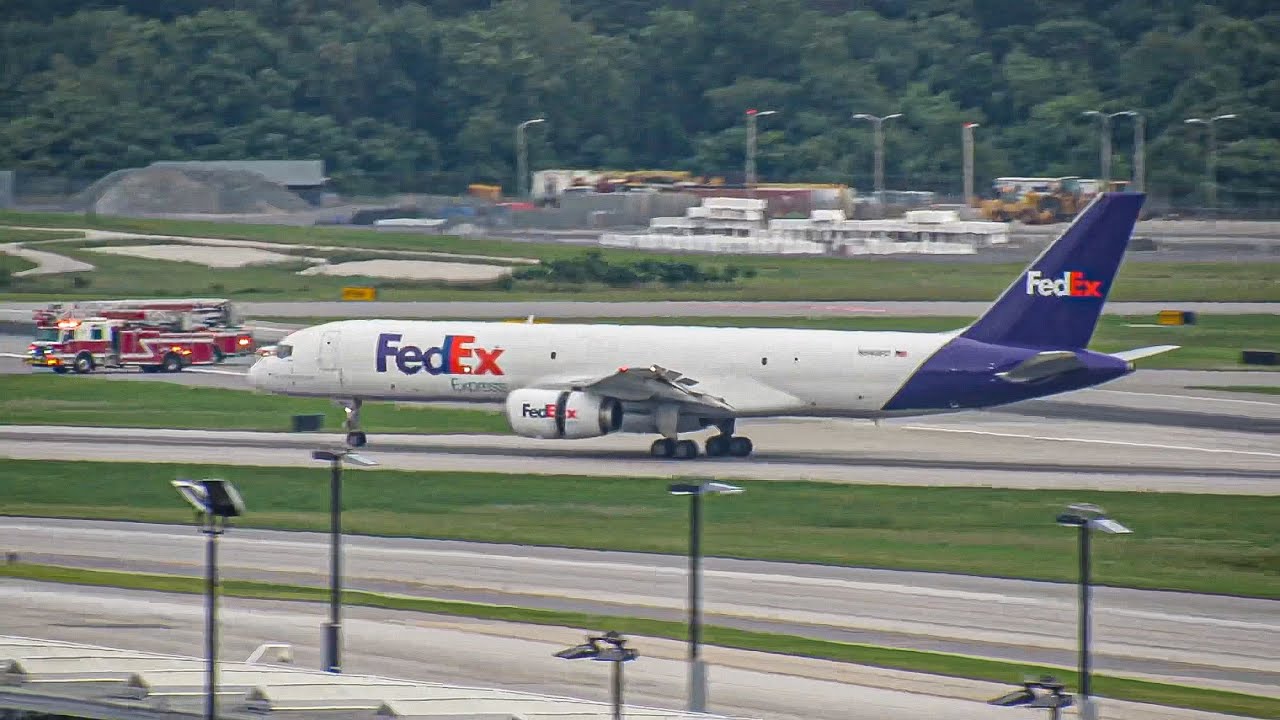 Fedex 757 Emergency Landing with ATC| Baltimore Washington Plane ...