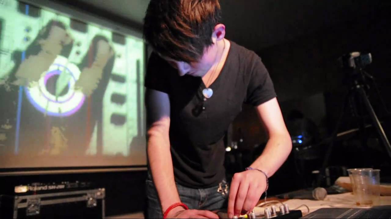 Shirobon live at Nintendoom 1.0