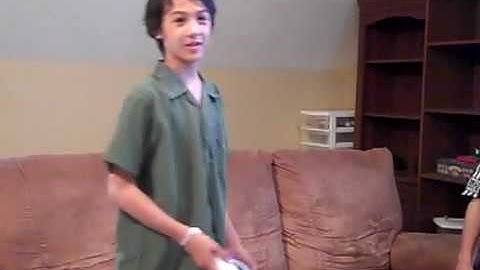 Nitho_Wireless_Controller_Plus_Wireless_Nunchuck_Overview.MP4.flv