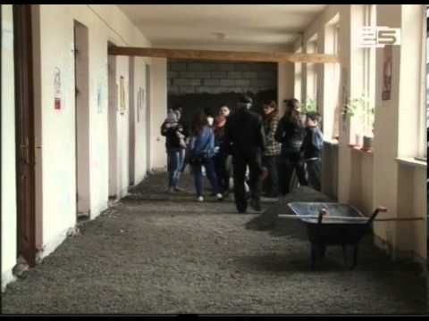 #4  პოლიკლინიკაში პაციენტების მიღების პარალელურად სარემონტო სამუშაები მიმდინარეობს