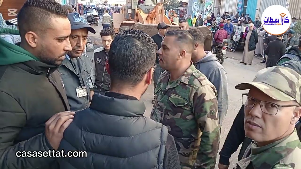 من كازا.. شوفو مول لافاج محتل الملك العمومي والسلطات هبطو ليه لاطيراس