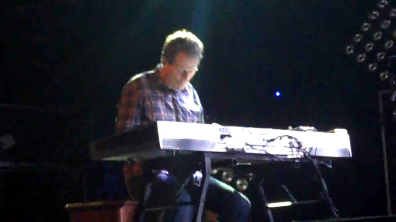Them Crooked Vultures - John Paul Jones crazy bass @ HOUSE OF BLUES