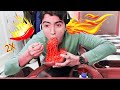 تحدي أكل أحر واخطر اندومي بالعالم شوفو شنو صار 